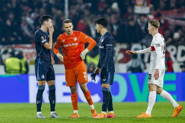 STUTTGART , 06-11-2025 , MHP Arena , season 2025 2026 , UEFA Europa League League phase match between Vfb Stuttgart and Feyenoord , Picture shows Feyenoord player Anel Ahmedhodzic, Feyenoord goalkeeper Timon Wellenreuther, Feyenoord player Tsuyoshi Watanabe after the match Stuttgart - Feyenoord  x31894255x Copyright: