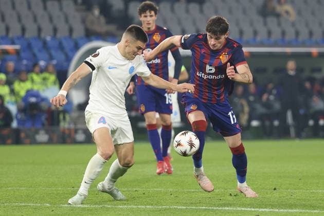 FC Basel FCS Bucharest Daniel Graovac vs Moritz Broschinski 06 11 2025 Stadion St Jakob Park Basel, SWITZERLAND, Season 2025 2026 Men Soccer Europa League FC Basel FCS Bucharest Daniel Graovac li,Bucharest vs Moritz Broschinski FC Basel
