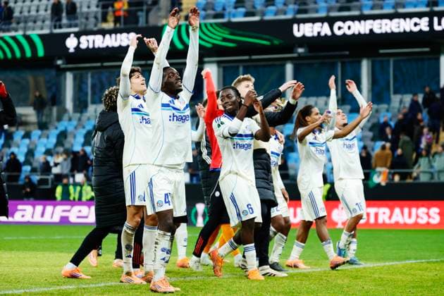 Strasbourg celebrates the win during Thursday s Conference League football match, third round, between BK Häcken and RC Strasbourg Alsace at Gamla Ullevi in Gothenburg, Sweden on November 06, 2025 GÖTEBORG SWEDEN x9200x  Copyright: xAdamxIhse TTx CONFERENCE LEAGUE HECKEN - RC STRASBOURG