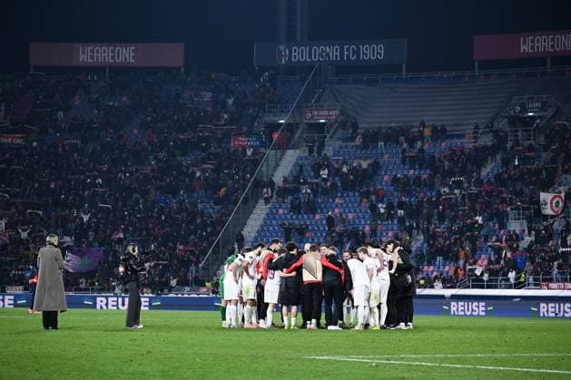 251106 Players of Brann after the Europa League football match between Bologna and Brann on November 6, 2025 in Bologna Photo Image Photo BILDBYRAN kod XY XY0083 fotboll football soccer fotball uefa europa league europa league bologna brann bbeng  Copyright: ImagexPhoto BB251106ZO023