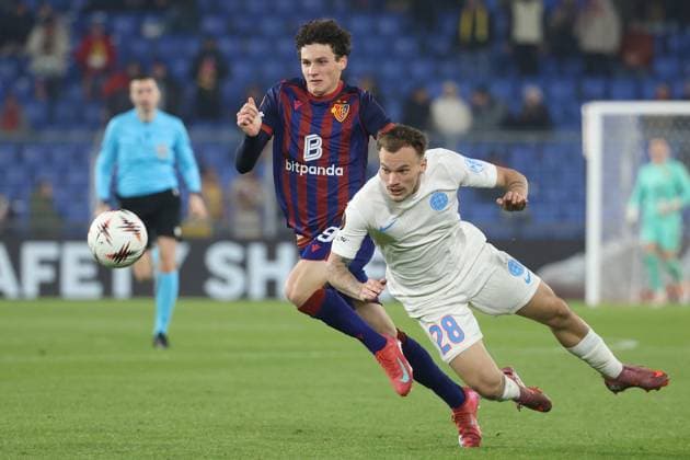 FC Basel FCS Bucharest Marin Soticek vs Alexandru Pantea 06 11 2025 Stadion St Jakob Park Basel, SWITZERLAND, Season 2025 2026 Men Soccer Europa League FC Basel FCS Bucharest Marin Soticek li,FC Basel vs Alexandru Pantea Bucharest