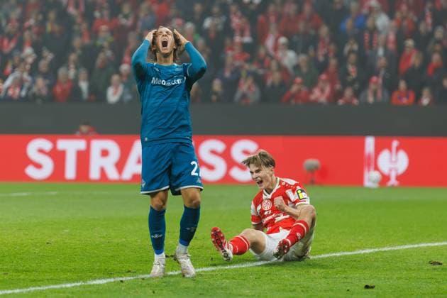 Jacopo Fazzini AC Florence , FSV Mainz 05 vs AC Florence, Football, Conference League, Matchday 3, Season 2025 2026, 06 11 2025 DFB regulations prohibit any use of photographs as image sequences and or quasi video FSV Mainz 05 vs AC Florence, Football, Conference League, Matchday 3, Season 2025 2026, 06 11 2025 Copyright: xEibner-Pressefoto AlexanderxNeisx EP_ANS