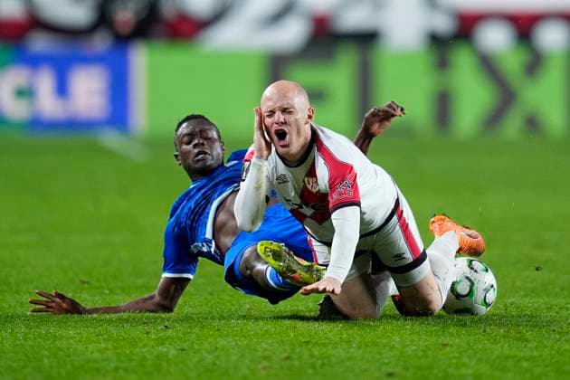 November 6, 2025, Madrid, Madrid, SPAIN: Isi Palazon of Rayo Vallecano hurts during the UEFA Conference League 2025 26 League Phase MD3 match between Rayo Vallecano de Madrid and KKS Lech Poznan at Estadio Vallecas on November 06, 2025 in Madrid, Spain. Madrid SPAIN - ZUMAa181 20251106_zaa_a181_148 Copyright: xDennisxAgyemanx
