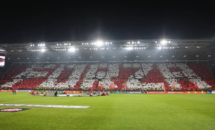06 11 2025, Football UEFA Conference League, 1 FSV Mainz 05 AC Florence, v l , choreography, fans, atmosphere, scarves, jerseys, emotions DFL DFB REGULATIONS PROHIBIT ANY USE OF PHOTOGRAPHS AS IMAGE SEQUENCES AND OR QUASI VIDEO xdcx Copyright: HMBxMedia Claus