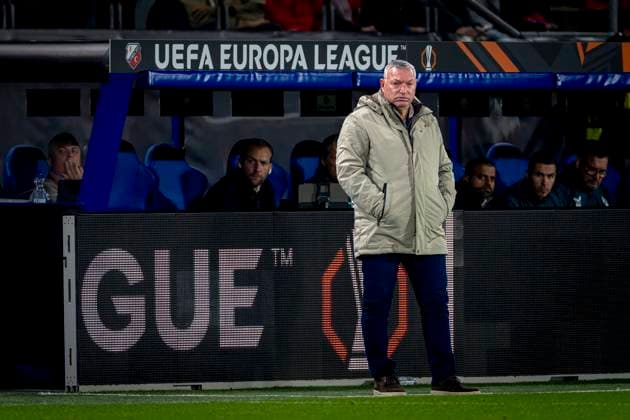 FC Utrecht trainer Ron Jans during the match FC Utrecht vs FC Porto at the Stadion Galgenwaard for the Europa League - League phase - Matchday 4 season 2025-2026 in UTRECHT, Netherlands on 6 november 2025, (photo by Marcel van Dorst EYE4images DeFodi Images) FC Utrecht trainer Ron Jans during the match FC Utrecht vs FC Porto at the Stadion Galgenwaard for the Europa League League phase Matchday 4 season 2025 2026 in UTRECHT, Netherlands on 6 november 2025, photo by Marcel van Dorst EYE4images DeFodi Images