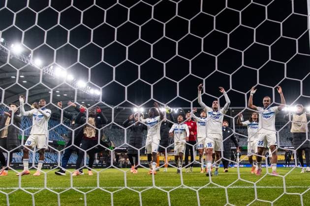 251106 Players of Strasbourg celebrate after the UEFA Conference League football match between Häcken and Strasbourg on November 6, 2025 in Gothenburg Photo Mathias Bergeld BILDBYRAN kod MB MB1234 fotboll football soccer fotball uefa conference league conference league häcken strasbourg bbeng jubel  Copyright: MATHIASxBERGELD BB251106MB092
