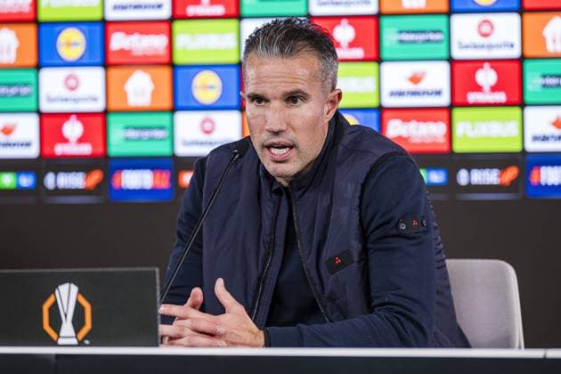STUTTGART , 06-11-2025 , MHP Arena , season 2025 2026 , UEFA Europa League League phase match between Vfb Stuttgart and Feyenoord final score 2-0 , Picture shows Feyenoord coach Robin van Persie in press conference, PK, Pressekonferenz Stuttgart - Feyenoord  x31894851x Copyright: