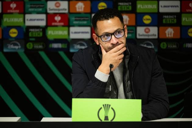 251106 Head coach Liam Rosenior during the press conference after the UEFA Conference League football match between Häcken and Strasbourg on November 6, 2025 in Gothenburg Photo Mathias Bergeld BILDBYRAN kod MB MB1234 fotboll football soccer fotball uefa conference league conference league häcken strasbourg bbeng  Copyright: MATHIASxBERGELD BB251106MB104