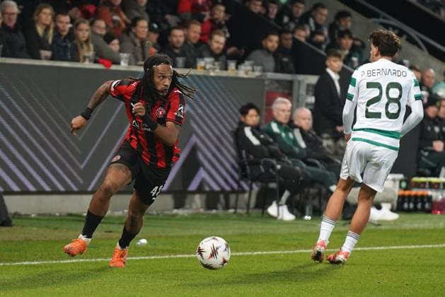 6.11.2025 HERNING PILKA NOZNA LIGA EUROPY UEFA SEZON 2025 2026 FOOTBALL UEFA EUROPA LEAGUE FC MIDTJYLLAND - CELTIC GLASGOW N Z PAULO BERNARDO KEVIN MBABU FOT. KAROL POLIT NEWSPIX.PL --- newspix.pl 