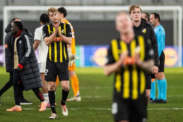251106 Filip Helander of Häcken looks dejected after the UEFA Conference League football match between Häcken and Strasbourg on November 6, 2025 in Gothenburg Photo Mathias Bergeld BILDBYRAN kod MB MB1234 fotboll football soccer fotball uefa conference league conference league häcken strasbourg bbeng depp  Copyright: MATHIASxBERGELD BB251106MB140