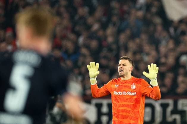 STUTTGART - Feyenoord goalkeeper Timon Wellenreuther during the UEFA Europa League match between VFB Stuttgart and Feyenoord Rotterdam at the Stuttgart Arena on November 6, 2025, in Stuttgart, Germany. ANP BART STOUTJESDIJK UEFA Europa League Matchday 4 2025-2026 xVIxANPxSportx xxANPxIVx 541433744 originalFilename: 541433744.jpg