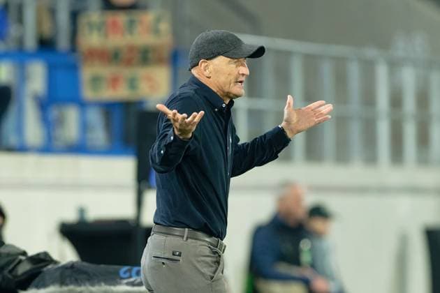 Peter Zeidler (Coach Lausanne looks dejected during the UEFA Conference League match between Lausanne-Sport and Omonoia at Stade de la Tuiliere in Lausanne, Switzerland Copyright: xGiuseppexVelletrix xSPPx Sportspressphoto_SPR57917