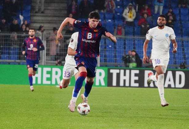 06 11 2025 Basel Switzerland Stadion St Jakob Park Soccer Men Season 2025 2026 Europa League FC Basel FCS Bucharest 3 1 Picture Moritz Broschinski FC Basel Single Image Action