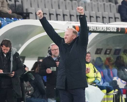 06 11 2025 Basel Switzerland Stadion St Jakob Park Football Men Season 2025 2026 Europa League FC Basel FCS Bucharest 3 1 Picture Basel coach Ludovic Magnin celebrates after the victory Action