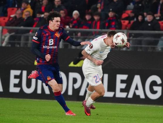 06 11 2025 Basel Switzerland Stadion St Jakob Park Soccer Men Season 2025 2026 Europa League FC Basel FCS Bucharest 3 1 Picture Marin Soticek FC Basel vs Alexandru Pantea FCS Bucharest r tackle action