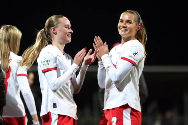 Google Pixel Womens Bundesliga, RB Leipzig FC Carl Zeiss Jena 06 11 2025 Nikoline Dudek 24, RB Leipzig left and Andrea Norheim 3, RB Leipzig applaud the fans Football, Google Pixel Womens Bundesliga, Season 2025 2026, 9 Matchday RB Leipzig vs FC Carl Zeiss Jena on 06 11 2025, Training Center Cottaweg, Leipzig DFB REGULATIONS PROHIBIT ANY USE OF PHOTOGRAPHS AS IMAGE SEQUENCES AND OR QUASI VIDEO Copyright: xBEAUTIFULxSPORTS JanxKaeferx