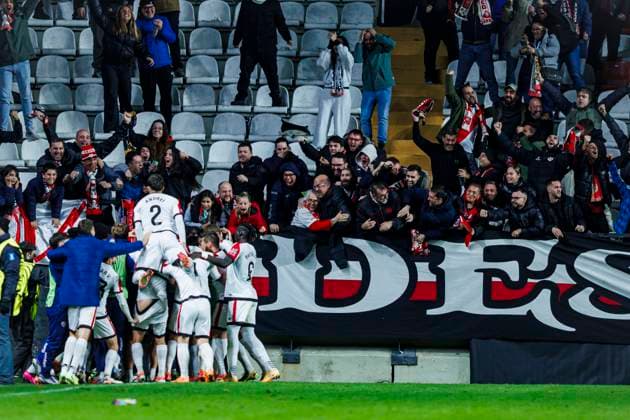 Rayo Vallecano vs Lech Poznan - UEFA Conference League - 06 11 2025 Alvaro Garcia of Rayo Vallecano celebrating his goal with his teammates during the UEFA Conference League match between Rayo Vallecano and Lech Poznan at Estadio de Vallecas on November 06, 2025 in Madrid, Spain. Madrid Spain Copyright: xMarinaxFrutos PGSxPhotoxAgencyx