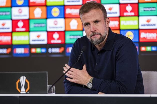 STUTTGART , 06-11-2025 , MHP Arena , season 2025 2026 , UEFA Europa League League phase match between Vfb Stuttgart and Feyenoord , final score 2-0 , Picture shows Stuttgart coach Sebastian Hoenes in press conference, PK, Pressekonferenz Stuttgart - Feyenoord  x31896511x Copyright: