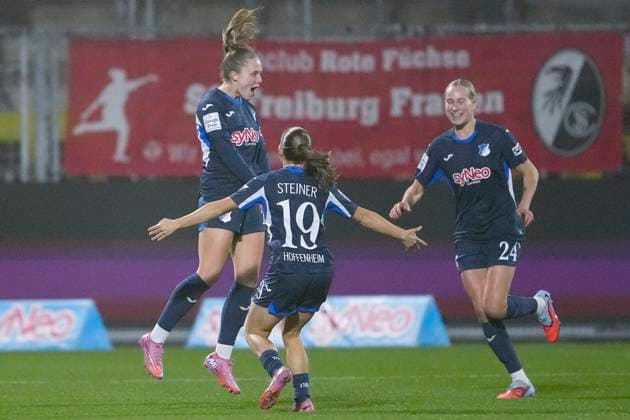 v li Valesca Ampoorter TSG, 18 , Marie Steiner TSG, 19 , Feli Delacauw TSG, 24 , players of TSG 1899 Hoffenheim, cheer about the goal to 1 0, jubilation, goal celebration, celebrate the goal, goal, celebration, cheers about the goal, rejoicing, joy, rejoices, optimistic, positive, game scene, highlight, action, 06 11 2025, Sinsheim Hoffenheim Germany , Soccer, Google Pixel Women Bundesliga, TSG 1899 Hoffenheim SC Freiburg, DFB DFL REGULATIONS PROHIBIT ANY USE OF PHOTOGRAPHS AS IMAGE SEQUENCES AND OR QUASI VIDEO xozx