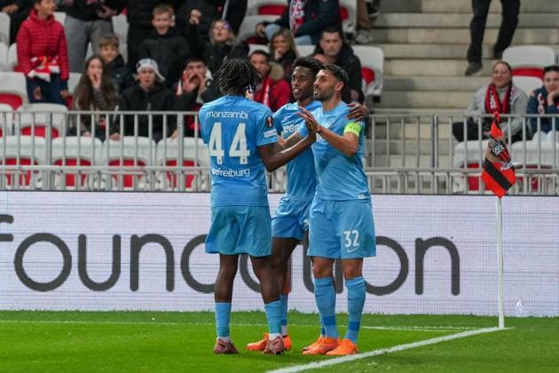 Vincenzo Grifo SC Freiburg, 32 converted penalty, penalty kick, goal celebration, emotions, goal kick, goal, goal, goal, Johan Manzambi SC Freiburg, 44 , Junior Adamu SC Freiburg, 20 , France, football, UEFA Europa League, matchday 4, league phase, 2025 2026, OGC Nice vs SC Freiburg, 06 11 2025, Allianz Riviera, Nice, France Nice Allianz Riviera Provence Alpes Côte d Azur, CÃ France Copyright: xArnexAmbergx