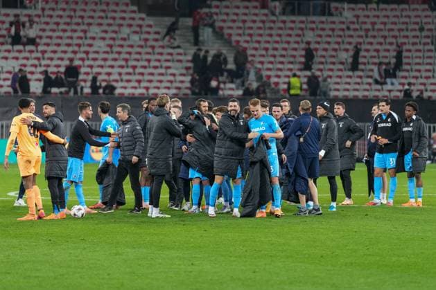 Team celebrates victory , France, Football, UEFA Europa League, Matchday 4, League phase, 2025 2026, OGC Nice vs SC Freiburg, 06 11 2025, Allianz Riviera, Nice, France Nice Allianz Riviera Provence Alpes Cô te d Azur, CÃ France Copyright: xArnexAmbergx