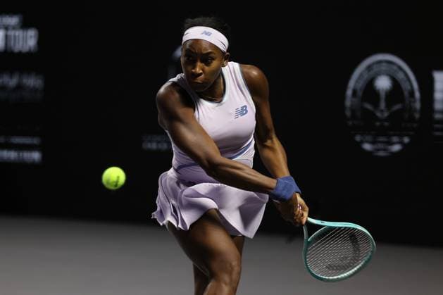 (251107) -- RIYADH, Nov. 7, 2025 -- Coco Gauff of the United States returns a ball during the round robin match against Aryna Sabalenka of Belarus at WTA, Tennis Damen Finals tennis tournament in Riyadh, Saudi Arabia, Nov. 6, 2025. ) (SP)SAUDI ARABIA-RIYADH-TENNIS-WTA FINALS LuoxChen 