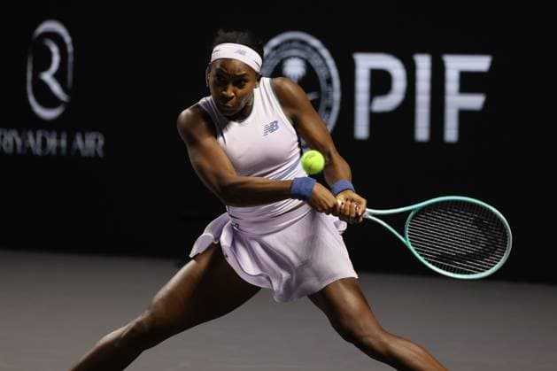(251107) -- RIYADH, Nov. 7, 2025 -- Coco Gauff of the United States returns a ball during the round robin match against Aryna Sabalenka of Belarus at WTA, Tennis Damen Finals tennis tournament in Riyadh, Saudi Arabia, Nov. 6, 2025. ) (SP)SAUDI ARABIA-RIYADH-TENNIS-WTA FINALS LuoxChen 