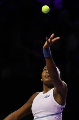 (251107) -- RIYADH, Nov. 7, 2025 -- Coco Gauff of the United States serves during the round robin match against Aryna Sabalenka of Belarus at WTA, Tennis Damen Finals tennis tournament in Riyadh, Saudi Arabia, Nov. 6, 2025. ) (SP)SAUDI ARABIA-RIYADH-TENNIS-WTA FINALS LuoxChen 