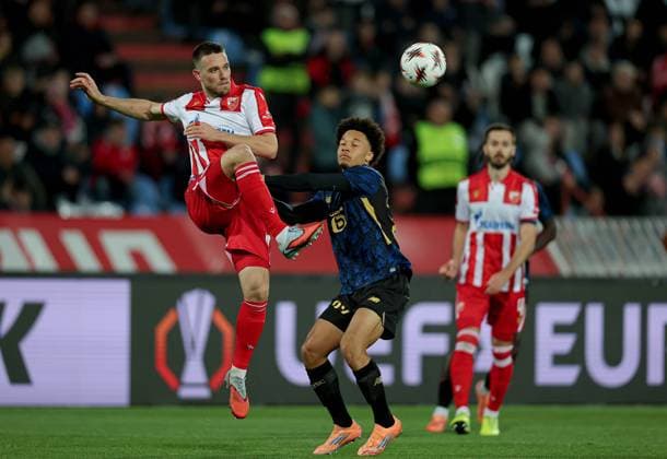 (251107) -- BELGRADE, Nov. 7, 2025 -- Crvena Zvezda s Timi Max Elsnik (L) vies with LOSC Lille s Tiago Santos (C) during the UEFA Europa League football match between Crvena Zvezda and LOSC Lille in Belgrade, Serbia, on Nov. 6, 2025. (Photo by Xinhua) (SP)SERBIA-BELGRADE-FOOTBALL-UEFA EUROPA LEAGUE-CRVENA ZVEZDA VS LOSC LILLE PredragxMilosavljevic 