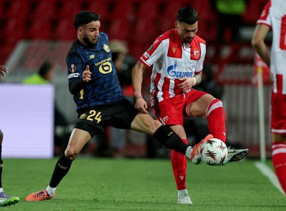 (251107) -- BELGRADE, Nov. 7, 2025 -- Crvena Zvezda s Nemanja Radonjic (R) vies with LOSC Lille s Calvin Verdonk during the UEFA Europa League football match between Crvena Zvezda and LOSC Lille in Belgrade, Serbia, on Nov. 6, 2025. (Photo by Xinhua) (SP)SERBIA-BELGRADE-FOOTBALL-UEFA EUROPA LEAGUE-CRVENA ZVEZDA VS LOSC LILLE PredragxMilosavljevic 