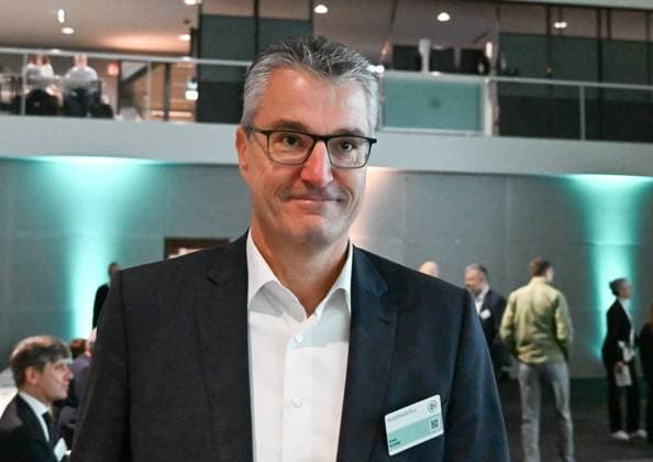 07 11 2025, xsltx, Football DFB Media Dates, DFB Bundestag v l Knut Kircher Head of German Elite Referees DFL DFB REGULATIONS PROHIBIT ANY USE OF PHOTOGRAPHS as IMAGE SEQUENCES and or QUASI VIDEO