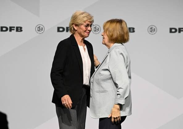 07 11 2025, xsltx, Fußball DFB Medientermine, DFB Bundestag v l Silvia Neid, Grande Dame of German womens soccer, and Hannelore Ratzeburg after the appointment of Neid as honorary captain of the DFB DFL DFB REGULATIONS PROHIBIT ANY USE OF PHOTOGRAPHS as IMAGE SEQUENCES and or QUASI VIDEO