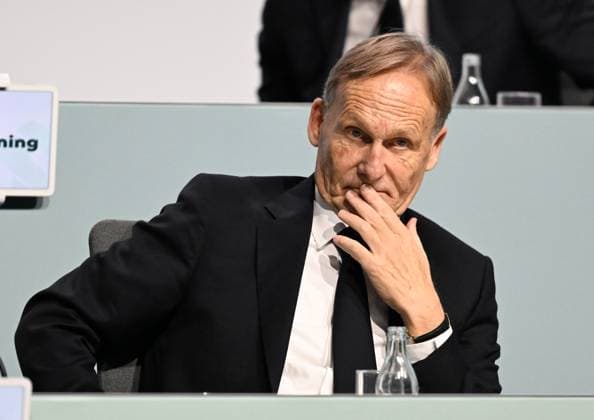 07 11 2025, xsltx, Football DFB Media Dates, DFB Bundestag v l Hans Joachim Watzke DFL Vice President DFL DFB REGULATIONS PROHIBIT ANY USE OF PHOTOGRAPHS as IMAGE SEQUENCES and or QUASI VIDEO