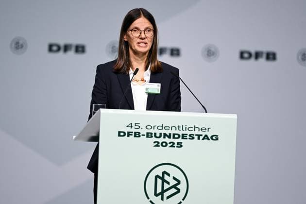 GER, Silke Sinning speaks at the 45th Ordinary DFB Bundestag at the DFB Campus in Frankfurt am Main, 7 11 2025 45th Ordinary DFB Bundestag in Frankfurt am Main Frankfurt am Main Copyright: xEibner-Pressefoto FlorianxWiegandx EP_FWD