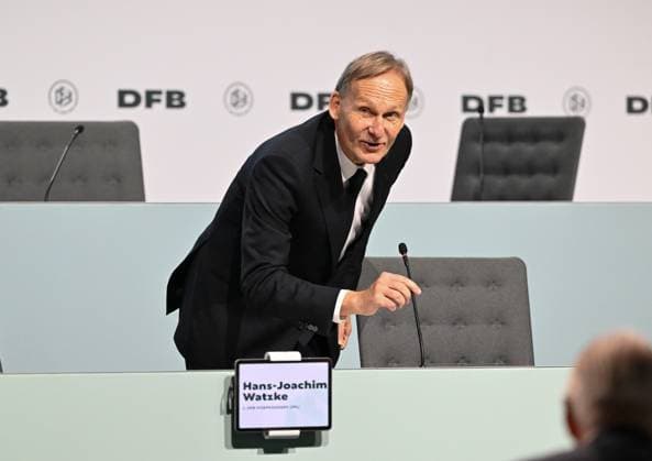 07 11 2025, xsltx, Football DFB Media Dates, DFB Bundestag v l Hans Joachim Watzke DFL Vice President after his re-election DFL DFB REGULATIONS PROHIBIT ANY USE OF PHOTOGRAPHS as IMAGE SEQUENCES and or QUASI VIDEO
