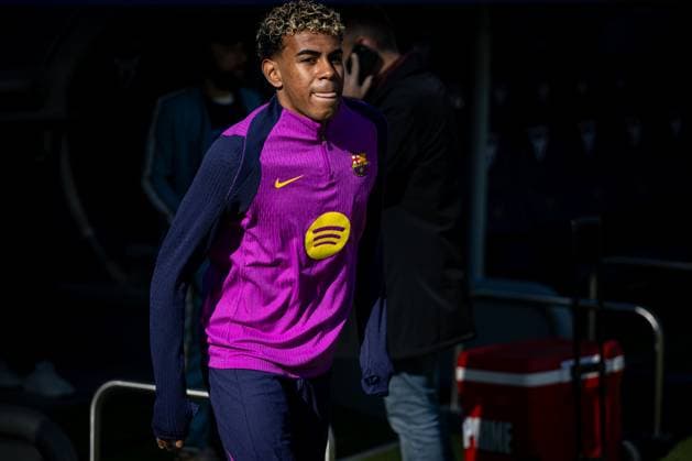 Lamine Yamal FC Barcelona gestures during FC Barcelona™s first training at Spotify Camp Nou following its renovation At Spotify Camp Nou in Barcelona, , Spain, on November 07 2025 Photo by Felipe Mondino Copyright: x@FELIPExMONDINOx