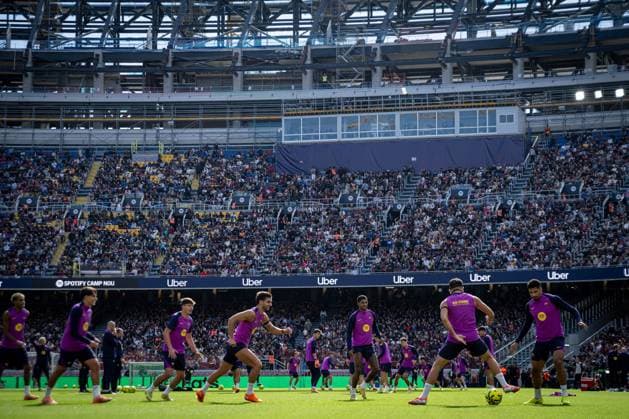 Player of FC Barcelona during FC Barcelona™s first training at Spotify Camp Nou following its renovation At Spotify Camp Nou in Barcelona, , Spain, on November 07 2025 Photo by Felipe Mondino Copyright: x@FELIPExMONDINOx
