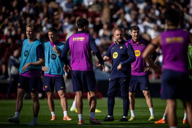 Head Coach Hansi Flick FC Barcelona gestures during FC Barcelona™s first training at Spotify Camp Nou following its renovation At Spotify Camp Nou in Barcelona, , Spain, on November 07 2025 Photo by Felipe Mondino Copyright: x@FELIPExMONDINOx