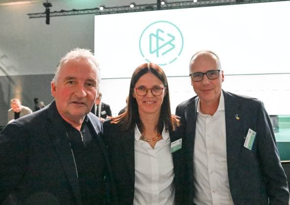 07 11 2025, xsltx, Football DFB Media Dates, DFB Bundestag v l Lutz Wagner Referee, Head of Training of the German Football Association, Prof Dr Silke Sinning DFB Vice President for Education, Leisure and Grassroots Football , Peter Beuth, former Minister of the Interior of the State of Hesse DFL DFB REGULATIONS PROHIBIT ANY USE OF PHOTOGRAPHS as IMAGE SEQUENCES and or QUASI VIDEO