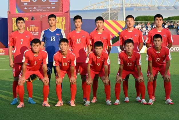 Germany v Korea DPR : Group G - FIFA U-17 World Cup Qatar 2025 Starting players of Korea DPR pose for a group photo prior to the FIFA U-17 World Cup Qatar 2025 Group G match between Germany and Korea DPR in Doha, Qatar, on November 7, 2025. DOHA Qatar Copyright: xNOUSHADx