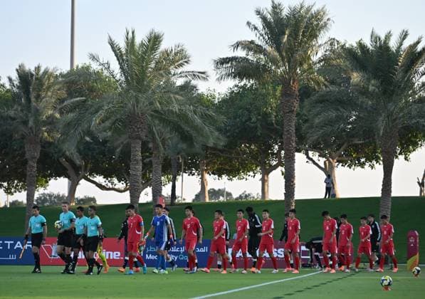 Germany v Korea DPR : Group G - FIFA U-17 World Cup Qatar 2025 Germany and Korea DPR players walk into the pitch prior to the FIFA U-17 World Cup Qatar 2025 Group G match between Germany and Korea DPR in Doha, Qatar, on November 7, 2025. DOHA Qatar Copyright: xNOUSHADx