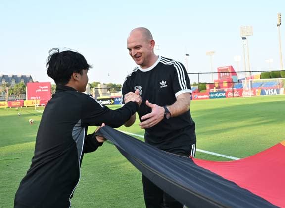 Germany v Korea DPR : Group G - FIFA U-17 World Cup Qatar 2025 Marc-Patrick Meister, head coach of Germany, looks on prior to the FIFA U-17 World Cup Qatar 2025 Group G match between Germany and Korea DPR in Doha, Qatar, on November 7, 2025. DOHA Qatar Copyright: xNOUSHADx