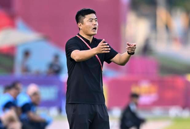 Germany v Korea DPR : Group G - FIFA U-17 World Cup Qatar 2025 Chol Min Rim, head coach of Korea DPR,react during the FIFA U-17 World Cup Qatar 2025 Group G match between Germany and Korea DPR in Doha, Qatar, on November 7, 2025. DOHA Qatar Copyright: xNOUSHADx