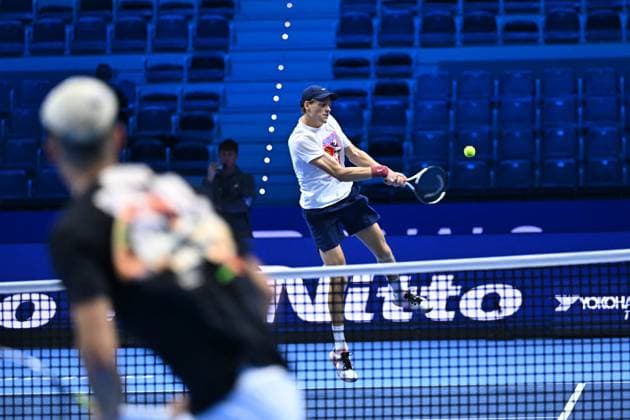 2025 Nitto ATP, Tennis Herren Finals - Practice Day - Turin Carlos Alcaraz (ESP) with Jannik Sinner (ITA) during practice at the 2025 Nitto ATP Finals in Turin, Italy on November 7, 2025. Photo by Corinne Dubreuil ABACAPRESS.COM Turin Italy  Copyright: xDubreuilxCorinne ABACAx