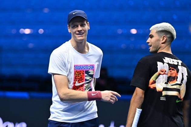 2025 Nitto ATP, Tennis Herren Finals - Practice Day - Turin Carlos Alcaraz (ESP) with Jannik Sinner (ITA) during practice at the 2025 Nitto ATP Finals in Turin, Italy on November 7, 2025. Photo by Corinne Dubreuil ABACAPRESS.COM Turin Italy  Copyright: xDubreuilxCorinne ABACAx