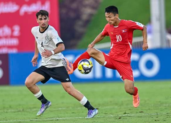 Germany v Korea DPR : Group G - FIFA U-17 World Cup Qatar 2025 Elias Vali Fard of Germany and Yu Jin Kim of Korea DPR in actiont during the FIFA U-17 World Cup Qatar 2025 Group G match between Germany and Korea DPR in Doha, Qatar, on November 7, 2025. DOHA Qatar Copyright: xNOUSHADx