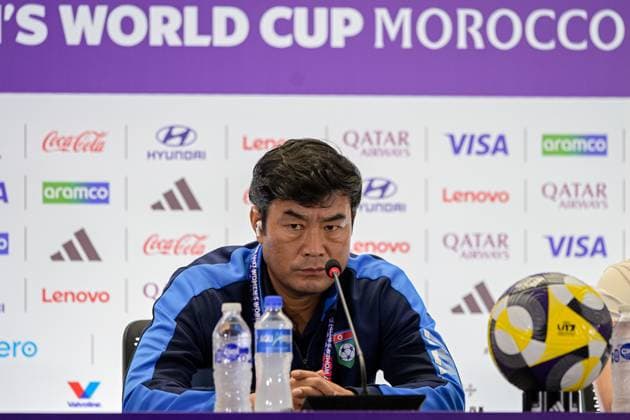 Song Jin PAK Head coach of Korea DPR U-17 during the press conference, PK, Pressekonferenz before the final of the FIFA U17, U 17 Women s World Cup Morocco 2025 match between Korea DOR and Netherlands in Rabat, Morocco, on November 7, 2025, at the Olympic Stadium  Copyright: xAndreaxAmato IPAxSportx xipa-agency.netx xx IPA_67654170 IPA_Agency_IPA67654170
