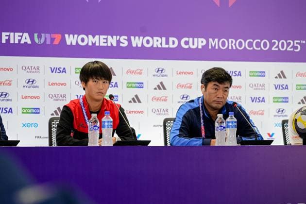 18 Kim K. Su Jin (Goalkeeper) of Korea DPR U-17 and Song Jin PAK Head coach of Korea DPR U-17 during the press conference, PK, Pressekonferenz before the final of the FIFA U17, U 17 Women s World Cup Morocco 2025 match between Korea DOR and Netherlands in Rabat, Morocco, on November 7, 2025, at the Olympic Stadium  Copyright: xAndreaxAmato IPAxSportx xipa-agency.netx xx IPA_67654246 IPA_Agency_IPA67654246