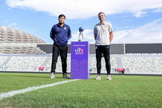Song Jin PAK Head coach of Korea DPR U-17 and Olivier Alexander AMELINK Head coach of Netherlands U-17 with the winners trophy on the field before the final of the FIFA U17, U 17 Women s World Cup Morocco 2025 match between Korea DOR and Netherlands in Rabat, Morocco, on November 7, 2025, at the Olympic Stadium  Copyright: xAndreaxAmato IPAxSportx xipa-agency.netx xx IPA_67654381 IPA_Agency_IPA67654381