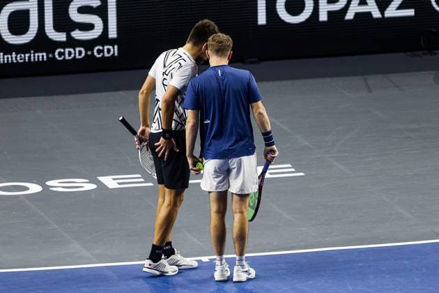 Moselle Open : tournoi de tennis, à Metz PHOTOPQR LE REPUBLICAIN LORRAIN Hugo AZMANI ; Metz ; 07 11 2025 ; Moselle Open : 22e édition du tournoi de tennis, aux Arènes, à Metz; Sander Arends (NED) et Luke Johnson (GBR), lors de leur match en demi-finale double contre Quentin Halys et Pierre-Hugues Herbert Metz Moselle Lorraine France  Copyright: xPHOTOPQR LExREPUBLICAINxLORRAIN xHugoxAZMANIx 20251107RBL2401 20251107RBL2401